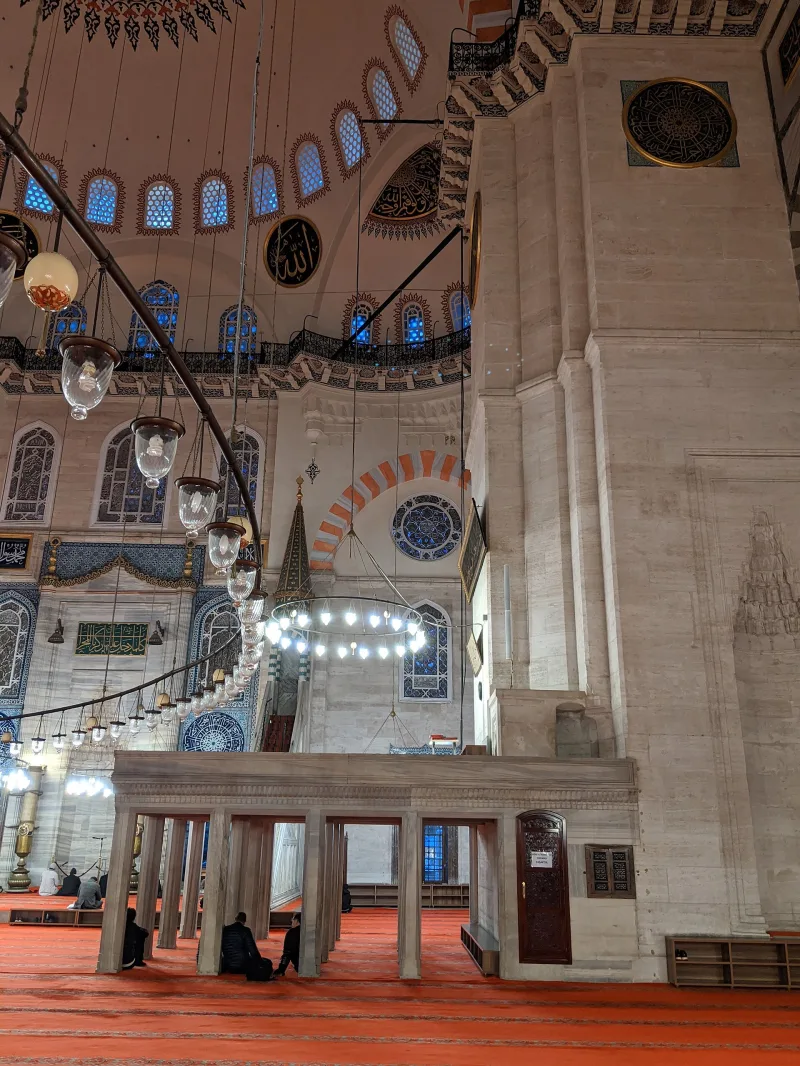 Мечеть Сулеймание (Süleymaniye) — шедевр Синана в Стамбуле